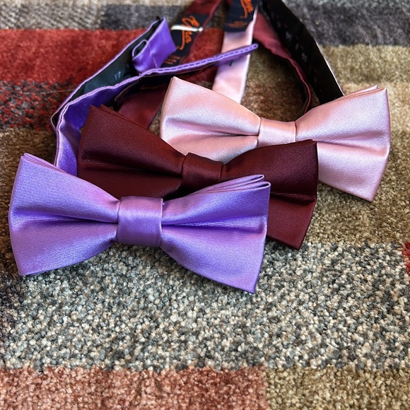 Three bow ties - Picture 2 of 2